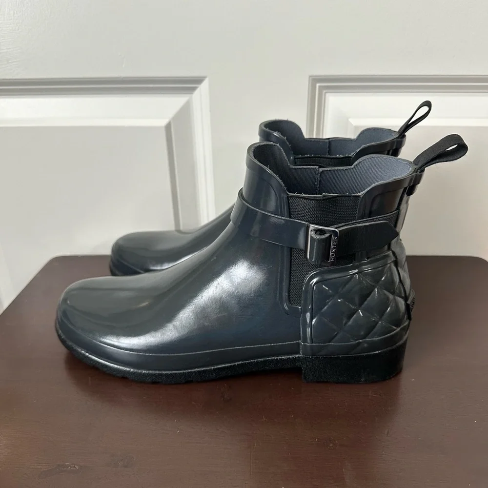 Hunter Slate Grey Refined Gloss Quilt Chelsea Rain Booties Size 10